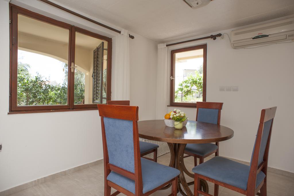 Gregovic Family Apartments Petrovac Exteriör bild