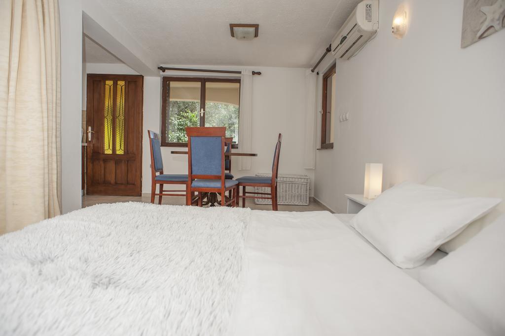 Gregovic Family Apartments Petrovac Exteriör bild