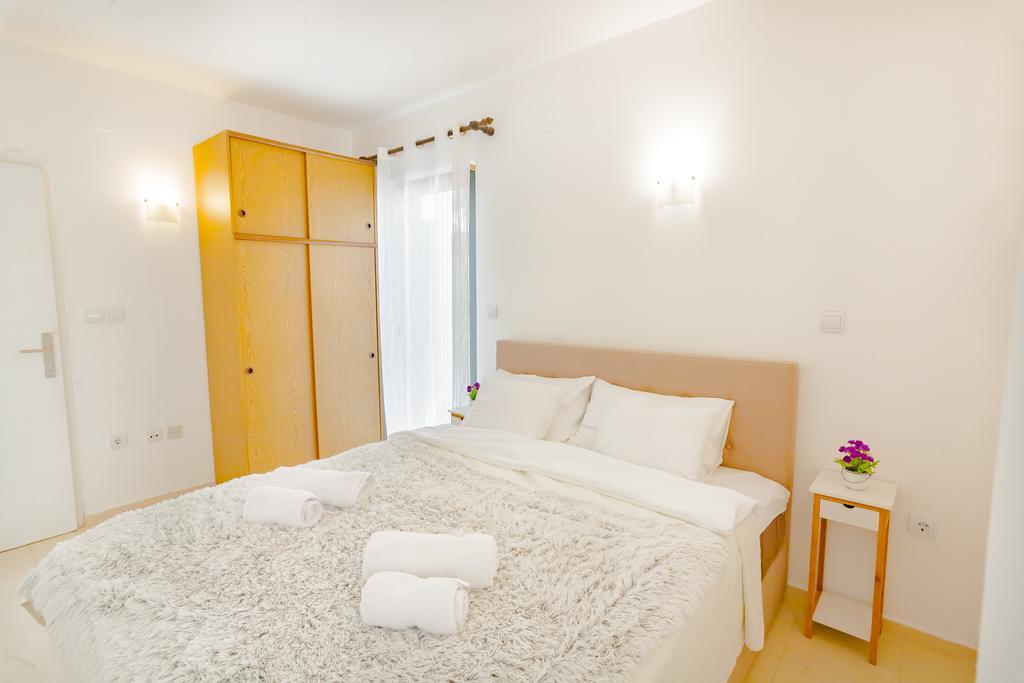 Gregovic Family Apartments Petrovac Exteriör bild