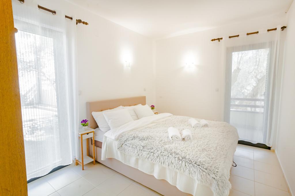 Gregovic Family Apartments Petrovac Exteriör bild