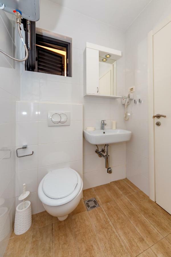 Gregovic Family Apartments Petrovac Exteriör bild
