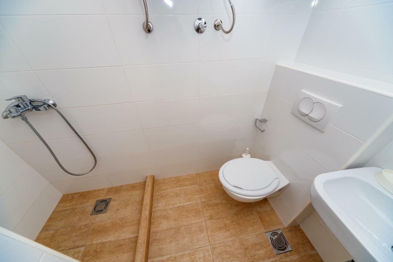 Gregovic Family Apartments Petrovac Exteriör bild