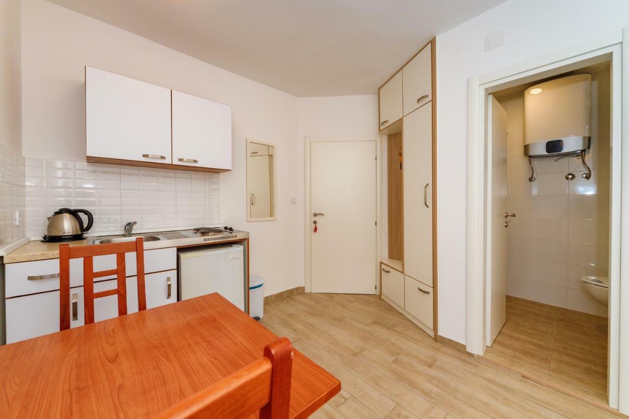 Gregovic Family Apartments Petrovac Exteriör bild